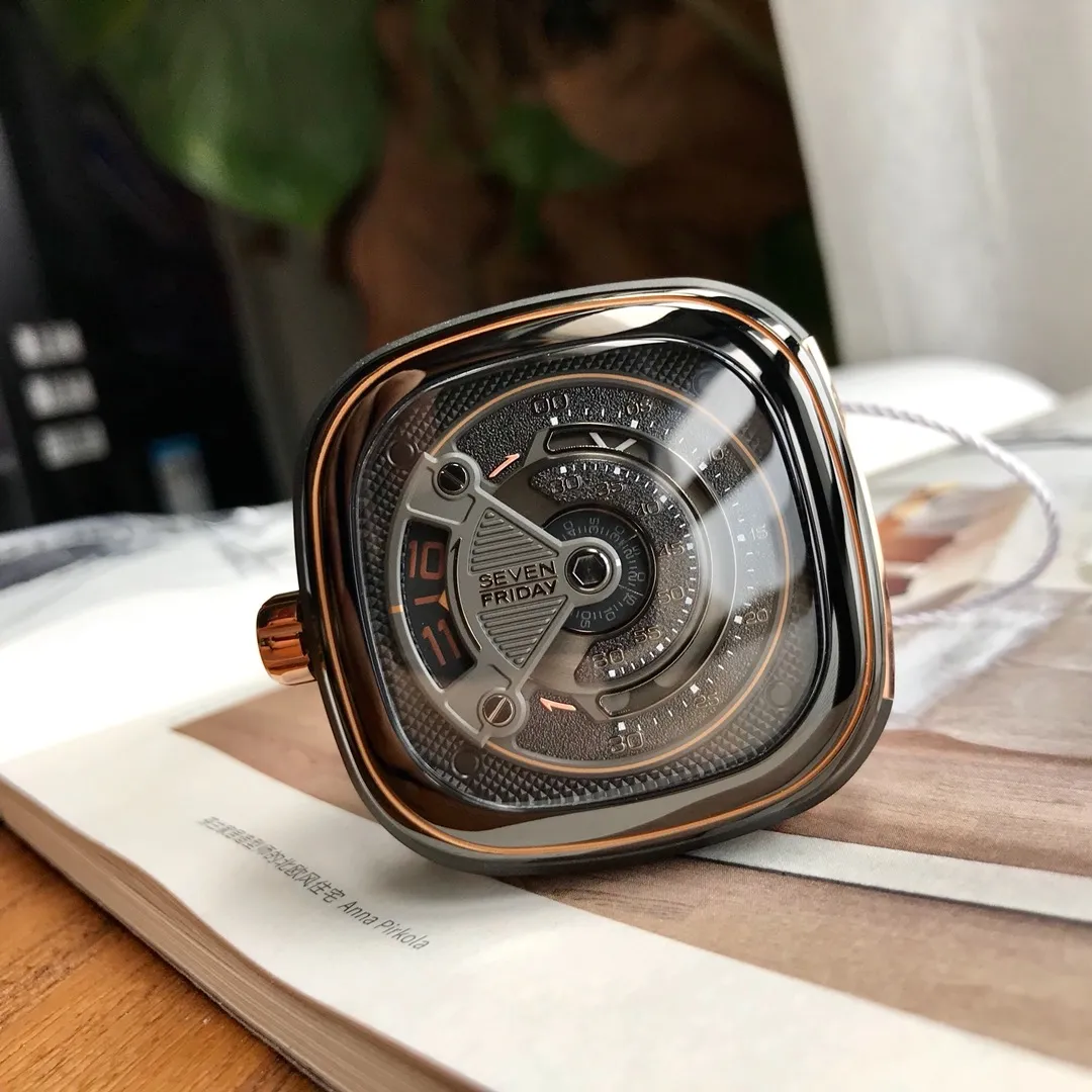 [Authentic Tmall] 💰1640 The latest model at the counter. The color and details of the customer-supplied watch strap can directly distinguish the imitation products on the market, and they cannot be imitated in the market. Original genuine Sevenfriday automatic mechanical men's watch, model: M2B/01, watch diameter 47*47mm, absolutely fidelity, no explanation, look at the details, belt (strap provided by customer), sevenFRIDAY printing is delicate, thick and thin, the map pattern can directly distinguish fakes, the counter is synchronized with the latest small square box packaging! seven fridays
